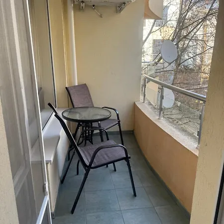 Yassen - Apartma S Vyhledem Na Bazen Sunny Beach