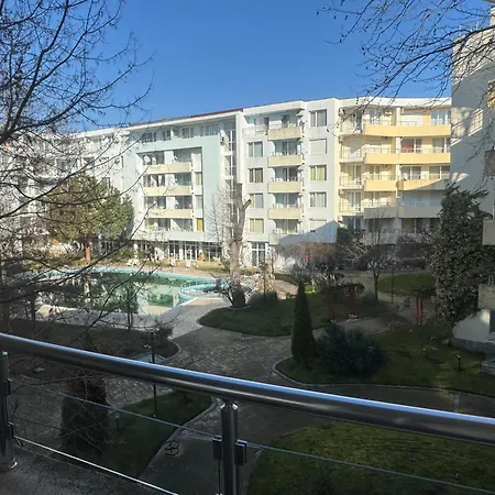 Yassen - Apartma S Vyhledem Na Bazen *